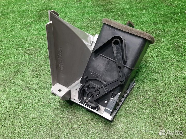 Дефлектор торпедо правый Mitsubishi Grandis 2008