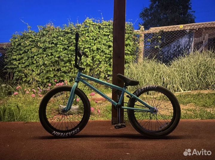 Велосипед BMX трюковой Eastern Cobra