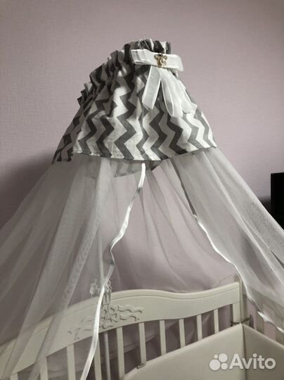 Красивый балдахин с держателем в кроватку