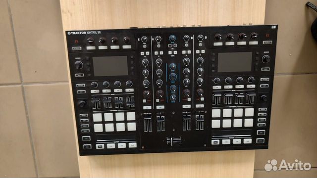 Диджейский контроллер traktor kontrol S8 купить в Москве | Хобби и ...