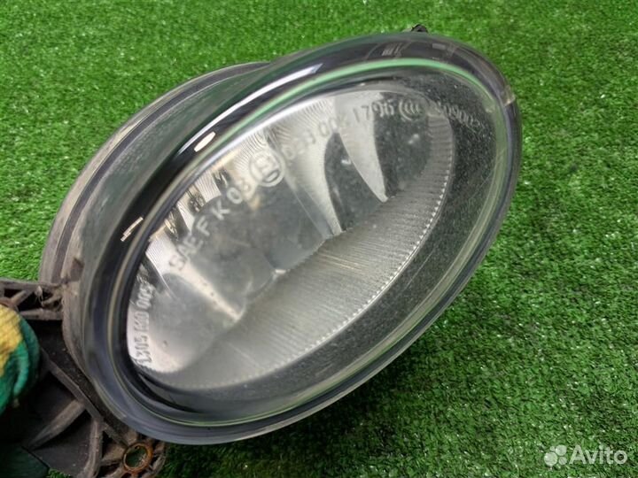 Птф передняя правая Mercedes Benz E-class W211 20