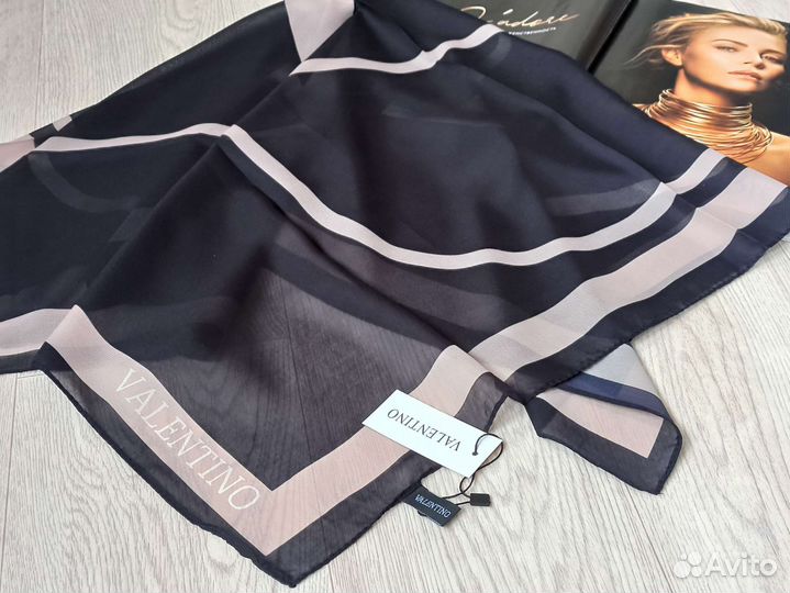 Платок Шифоновый Valentino черный с бежевым