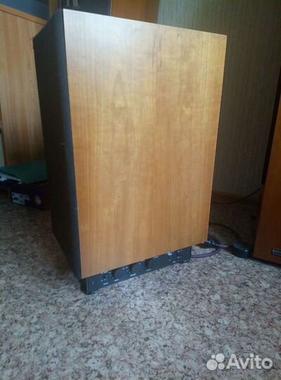 Активный сабвуфер