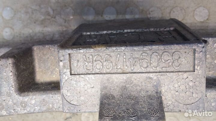 Усилитель бампера передний Renault Megane 4