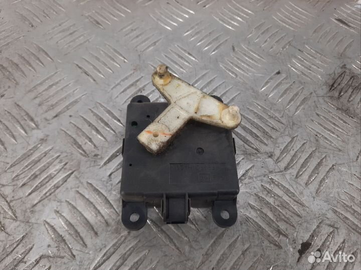 Сервопривод заслонок печки Ниссан Блюберд Силфи