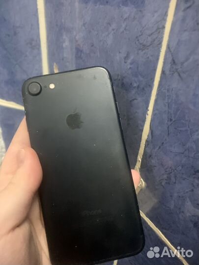 Телефон iPhone 7