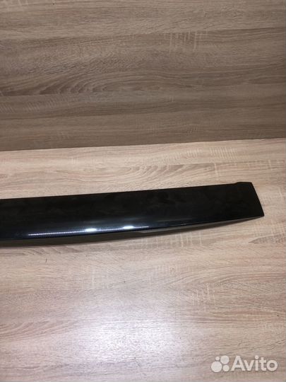 Спойлер багажника Volkswagen Touareg 1