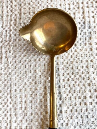 Половник соусник латунь дерево винтаж Италия