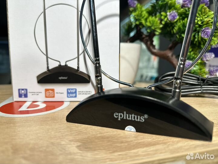 Комнатная цифровая DVB-T2 антенна Eplutus ATN-10