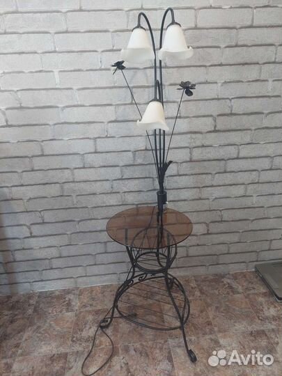 Торшер со столиком