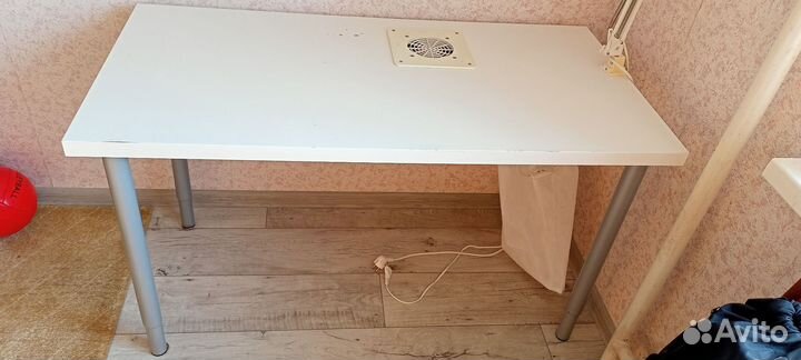 Маникюрный стол с вытяжкой бу