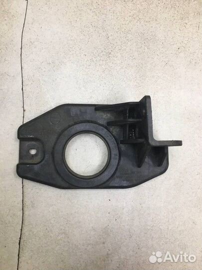 Кронштейн радиатора правый Hyundai Santa Fe