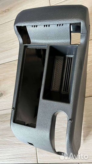 Подлокотник golf 6 под media in