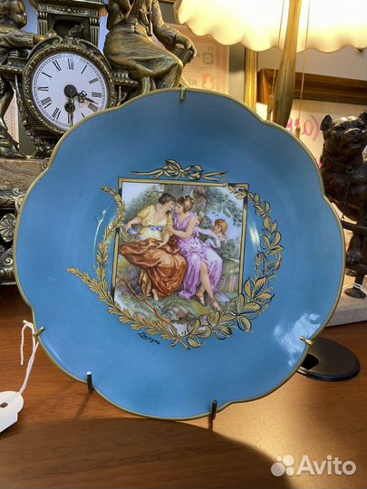 Старинная фарфоровая тарелка. Франция