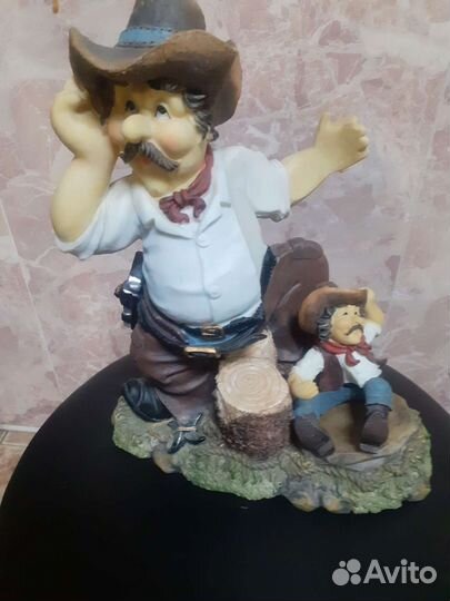 Подарок мужчине или женщине статуэтка