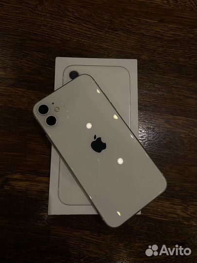 Телефон iPhone 11