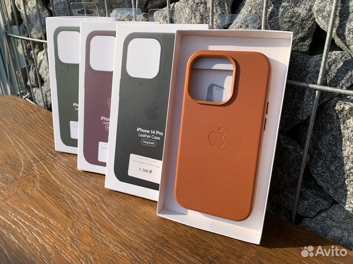Чехлы Кожаные iPhone 14 Pro Бюджетный