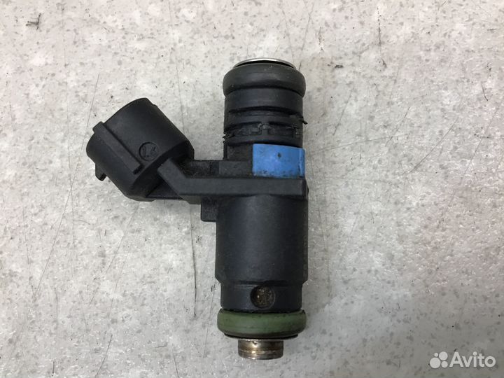 Форсунка инжекторная электрическая VW Polo (Sed RU