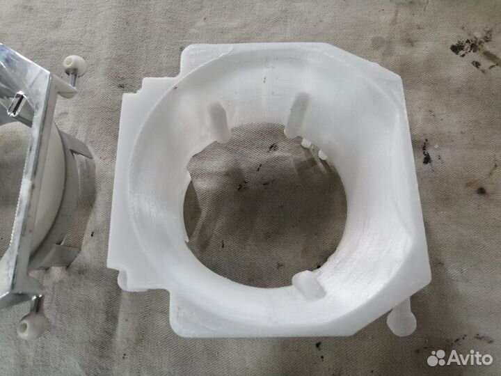 Кронштейн линзы фары Setra 3-Series