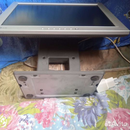 Монитор LG flatron l1510s