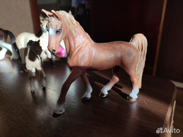 Фигурки лошадей schleich и collecta