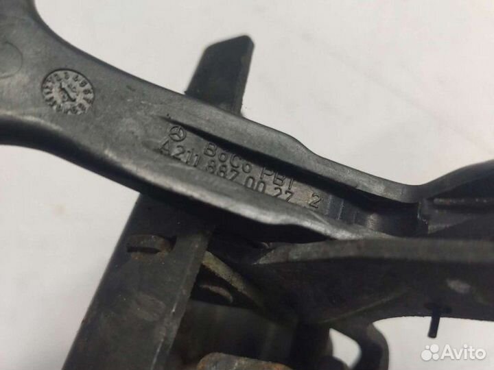 Замок капота Mercedes E W211