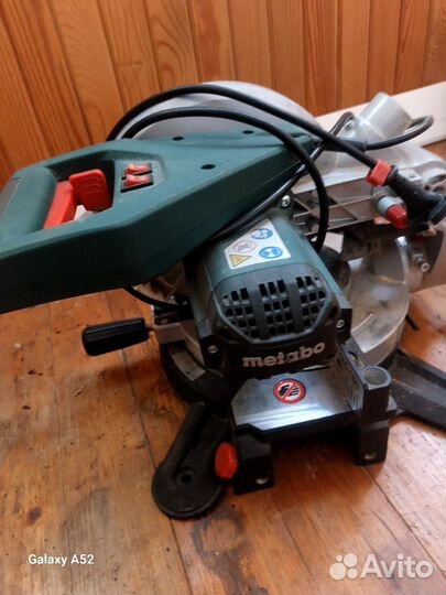 Торцевая пила Metabo KS 216 M