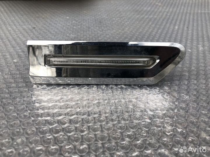 Повторитель в крыло правый BMW 7 F01 F02 N63