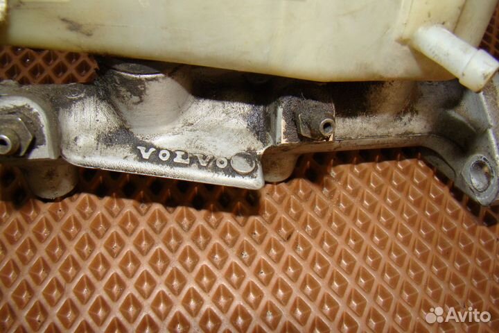 Главный тормозной цилиндр Volvo 960 Вольво