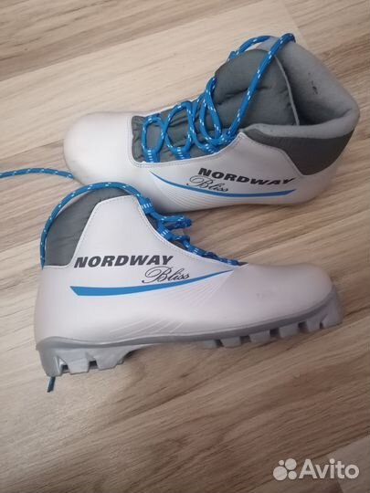 Ботинки лыжные