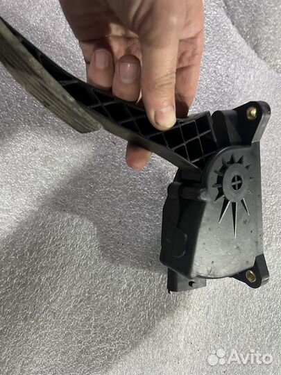 Педаль газа LADA Granta