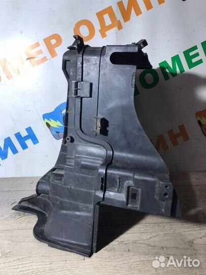 Подставка под АКБ Land Rover Discovery III 2004-2