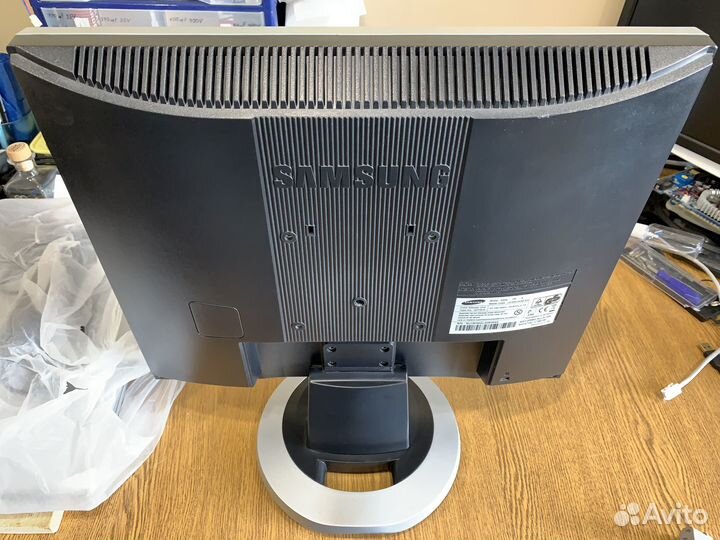 Монитор Samsung SyncMaster 920n 19