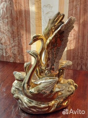 Статуэтка лебединая семья