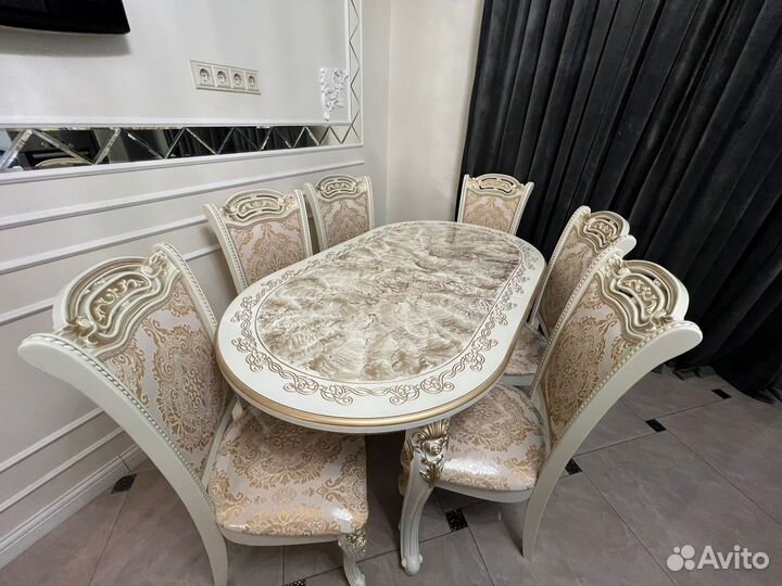 Стол и стулья комплект