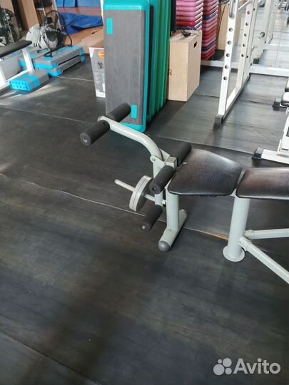 Скамья для жима лежа со штангой