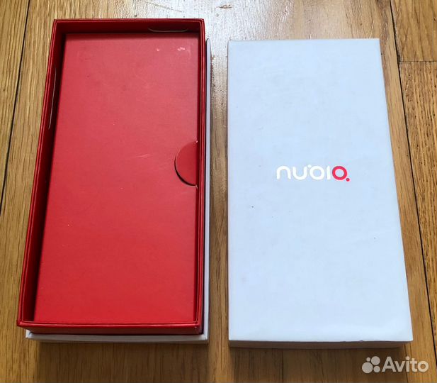 Коробка от телефона nubia Z5s mini белая