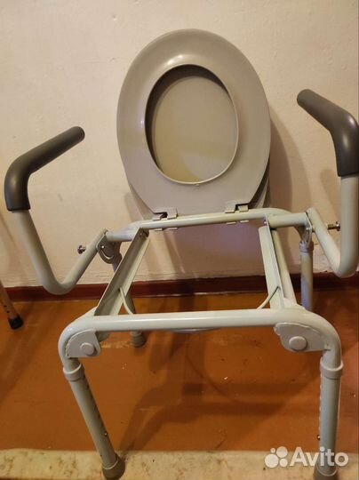 Кресло-стул с санитарным оснащением