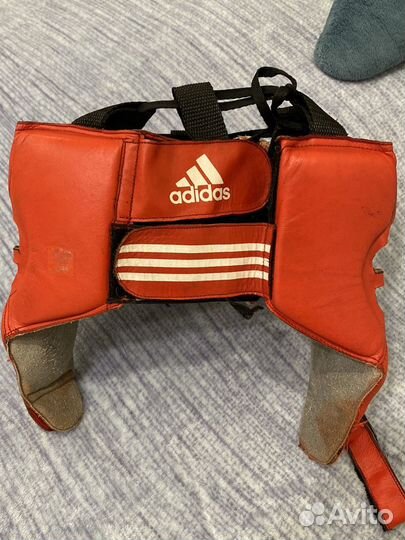 Боксерский шлем adidas aiba