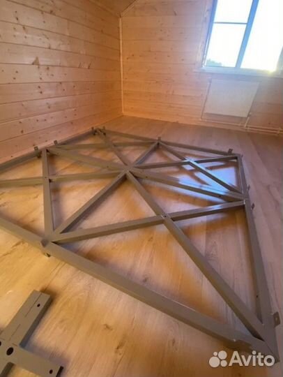 Парящие кровати в ассортименте