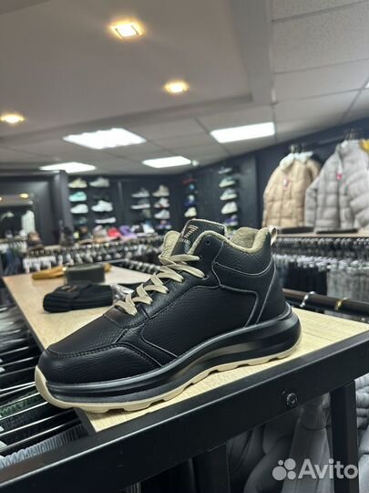 Зимние кроссовки EA7