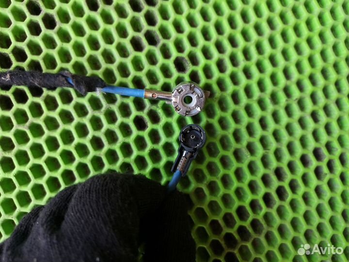 Проводка антенны на Форд Фокус 2 2005-2011