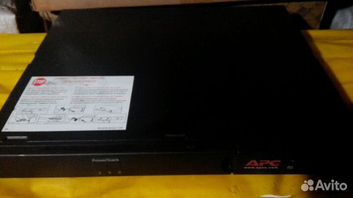 Источник бесперебойного питания APC PowerStack 250