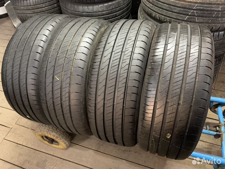 Goodyear EfficientGrip Performance 2 215/50 R17