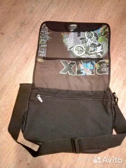 Портфель, сумка через плечо. Новая