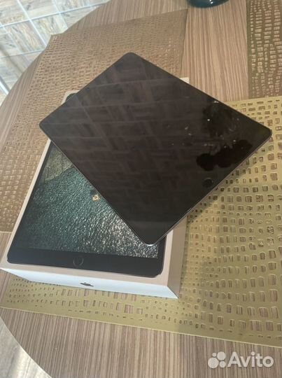Apple iPad pro 64 cell