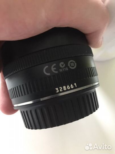 Объектив Canon EF 35mm F2.0