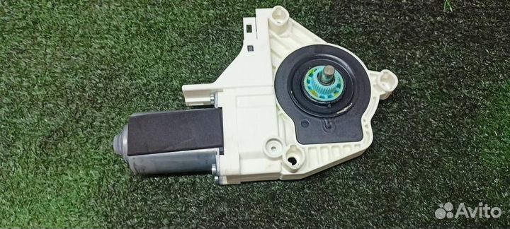 Моторчик стеклоподъемника передний левый Audi A5