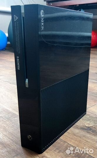 Xbox One 500 Gb. + Геймпад
