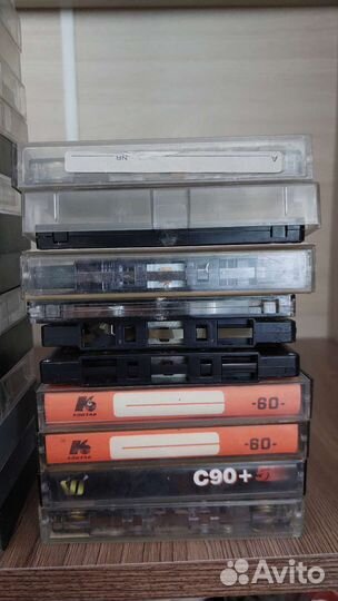 DVD и CD диски, видео и аудио кассеты